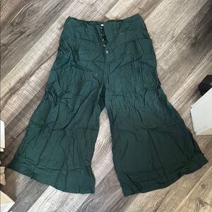 Green Wide-Leg Pants cropped